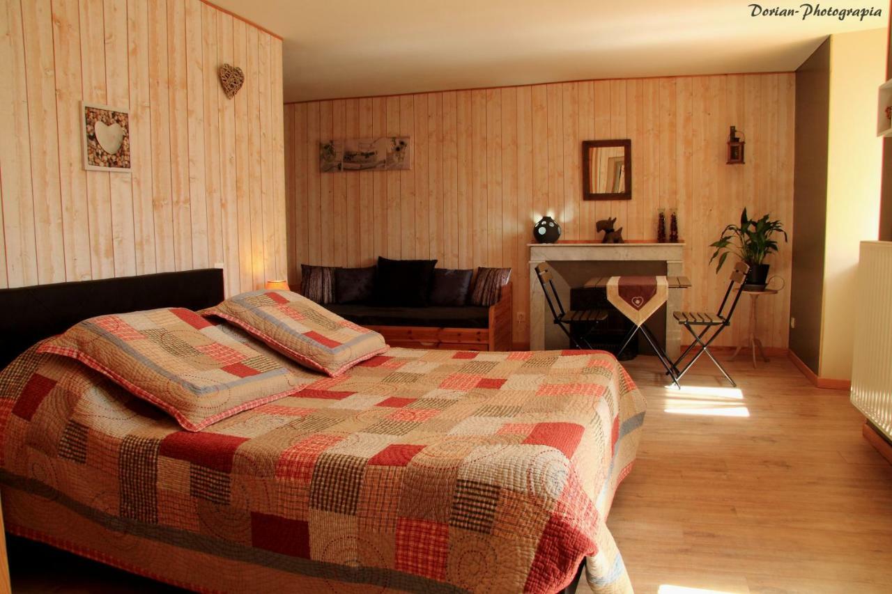 La Pierre Trouée Chambre d'Hôtes Châteauneuf-de-Randon Exterior foto
