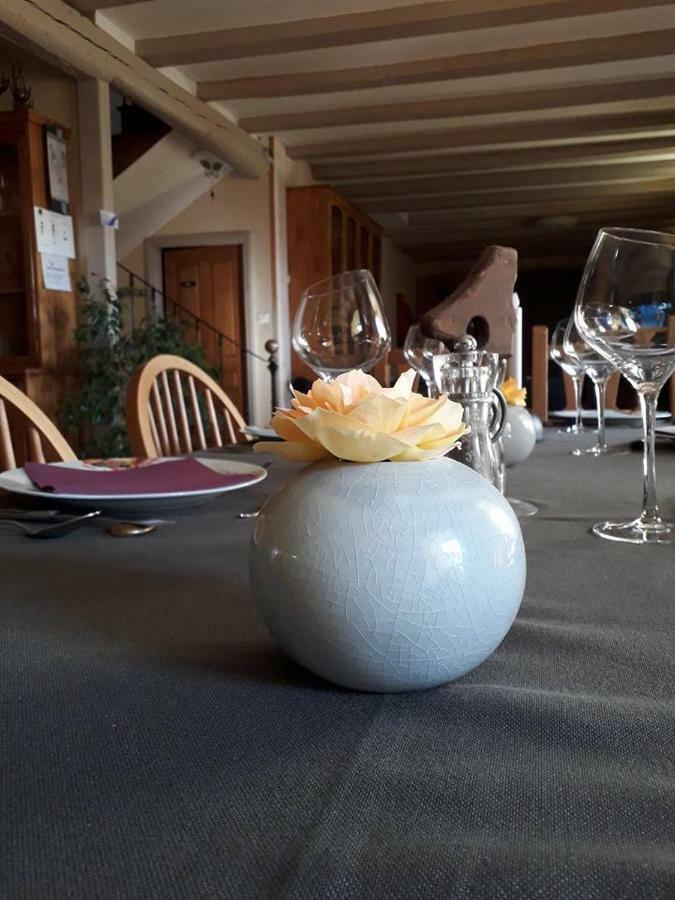 La Pierre Trouée Chambre d'Hôtes Châteauneuf-de-Randon Exterior foto